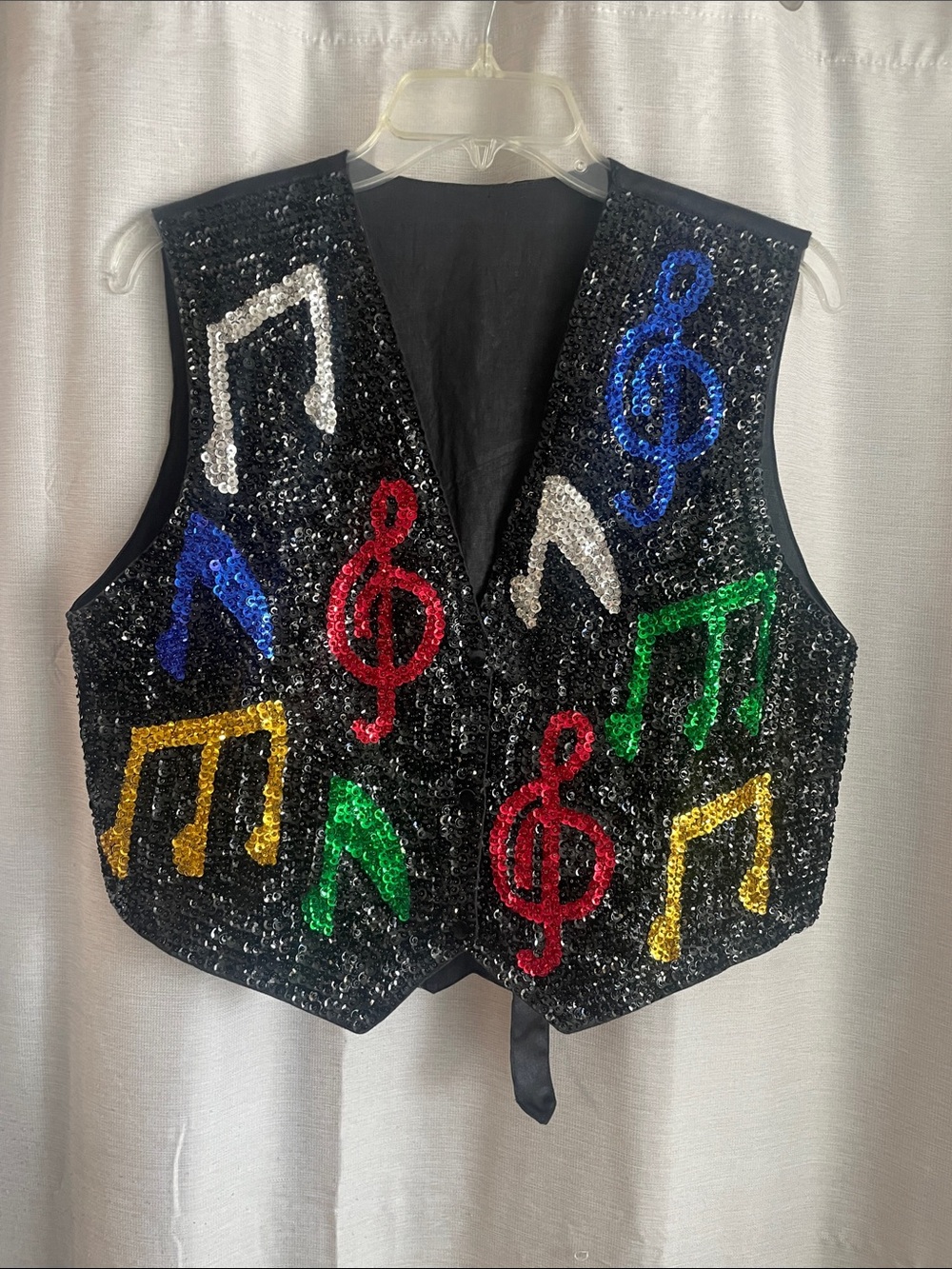 Source Unknown Black Sequin Music Note Vest with Multicolor Notes
